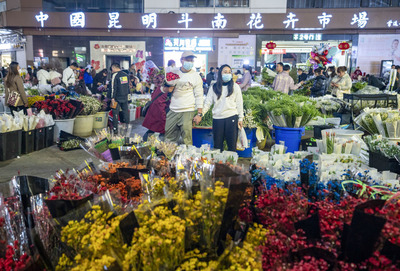 從“禮物”到“生活”——鮮花與紙制品銷(xiāo)售中的“浪漫經(jīng)濟(jì)”